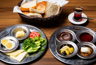 Kahvaltılıklar Tek Kişilik Kahvaltı Tabağı